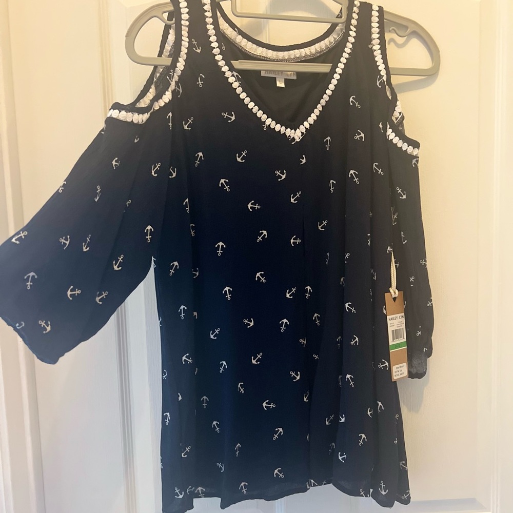 NEW! Navy blue white anchor print blouse.